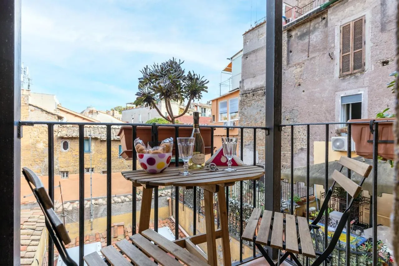 아파트 Trastevere House With Balcony,Quiet New 로마