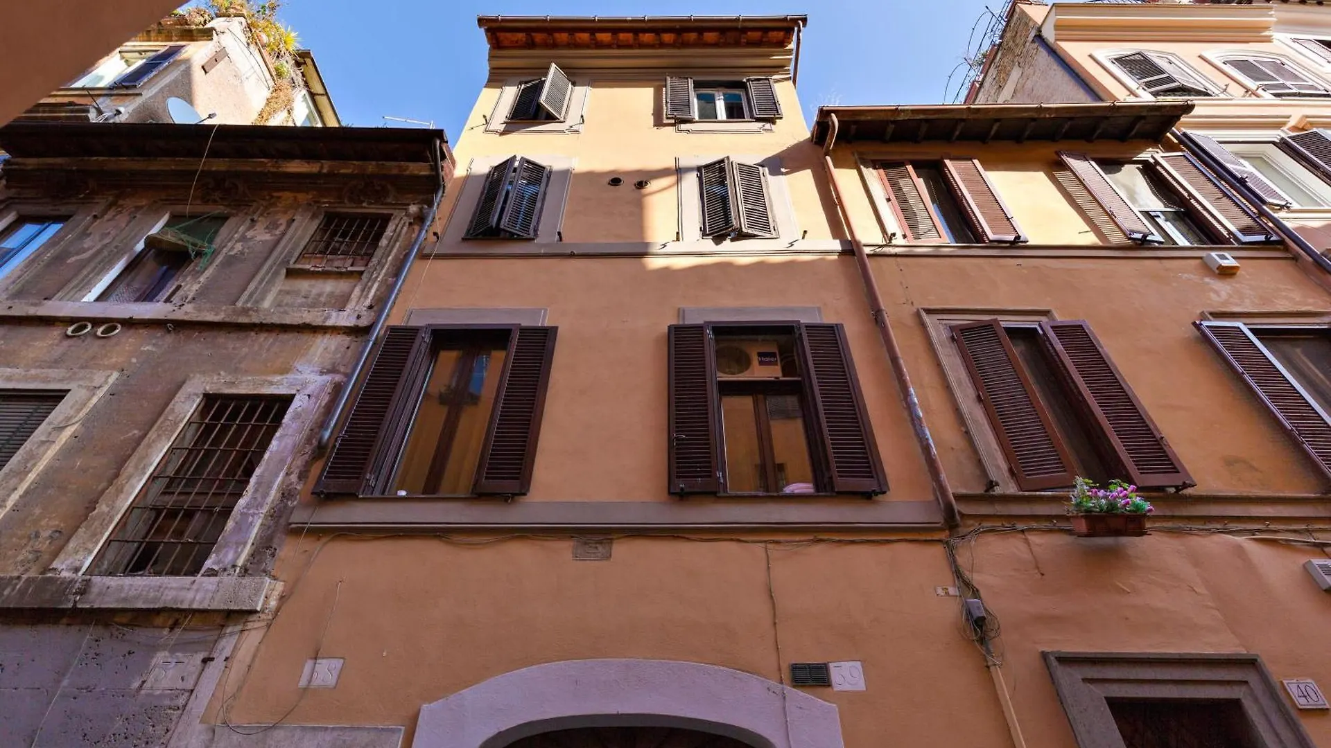 Apartment Trastevere House With Balcony,Quiet New Rome